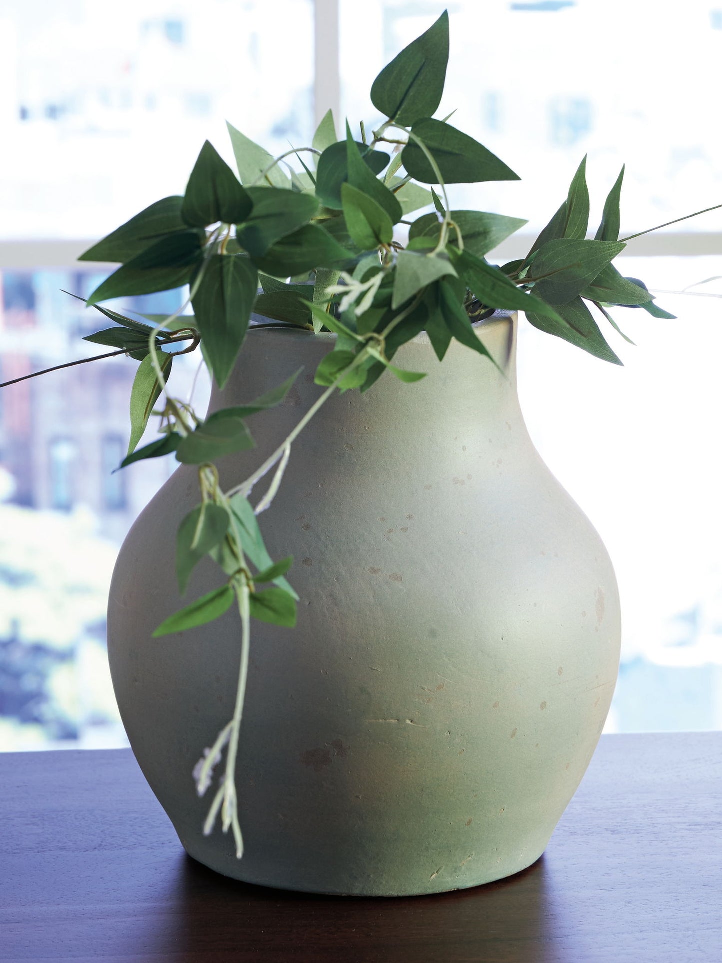Baychester -  Vase
